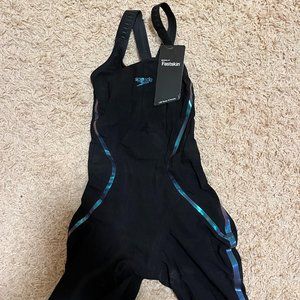 LZR Racer X size 22 NWT closedback